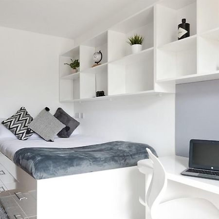 Zeni Ensuite, In Liverpool Esterno foto